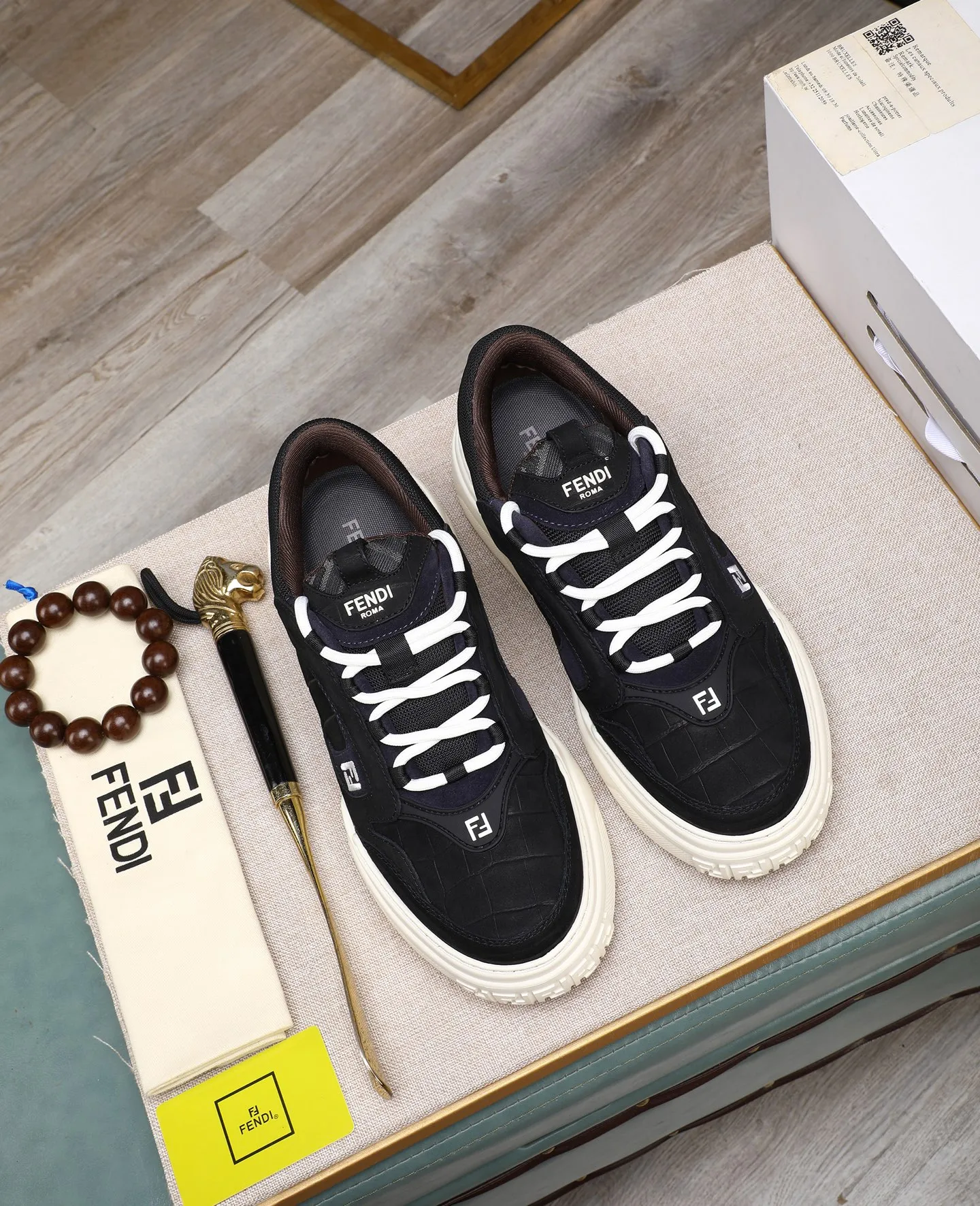 Men's shoes 💰820 [FENDI] Fendi - High-end quality original casual sports shoes - Upper: Nappa calfskin, pebbled calfskin, tongue and heel; injection molded brand logo plastic module - Lining: brand canvas - Outsole: ultra-light TPR foam·rubber; molded outsole -Super high quality control·Fine workmanship: highlighted (high-end·luxury·grade) -Size :39-44 (38, 45, can be customized)